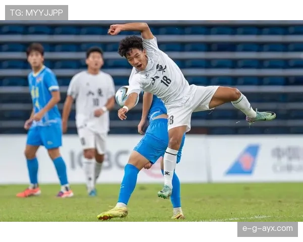 足球明星日记：揭秘球员如何在高强度训练与比赛间寻找生活平衡