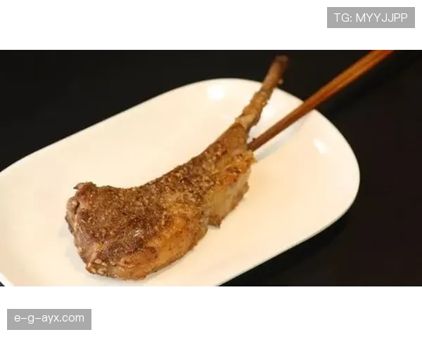 潘展乐今天的早餐照也太贵气了吧，桌上那几盒名牌看得我怀疑人生